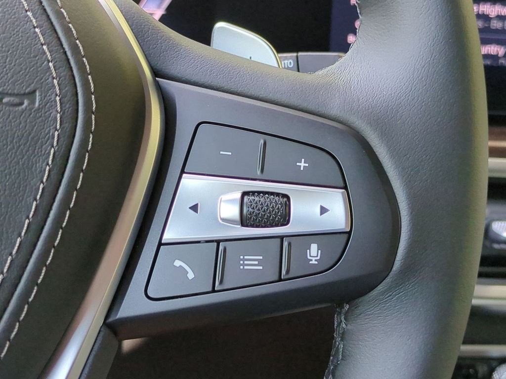 New 2026 White Metallic BMW xDrive40i image 26