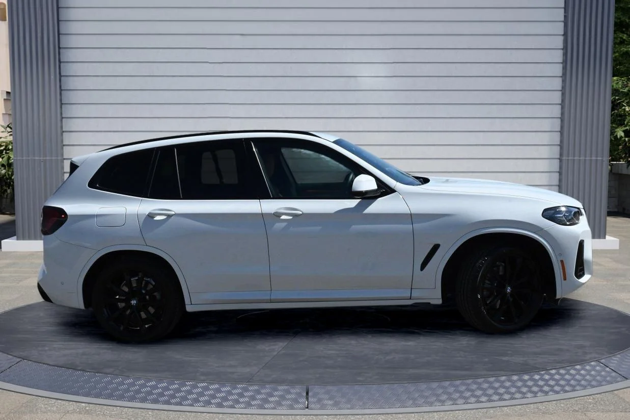 Certified Used 2024 Alpine White BMW xDrive30i image 3