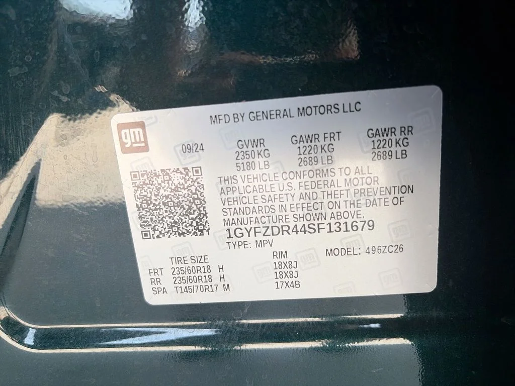 Used 2025 Green Cadillac Premium Luxury image 35