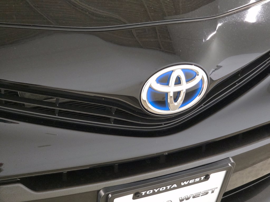 Used 2015 Black Toyota Three image 13