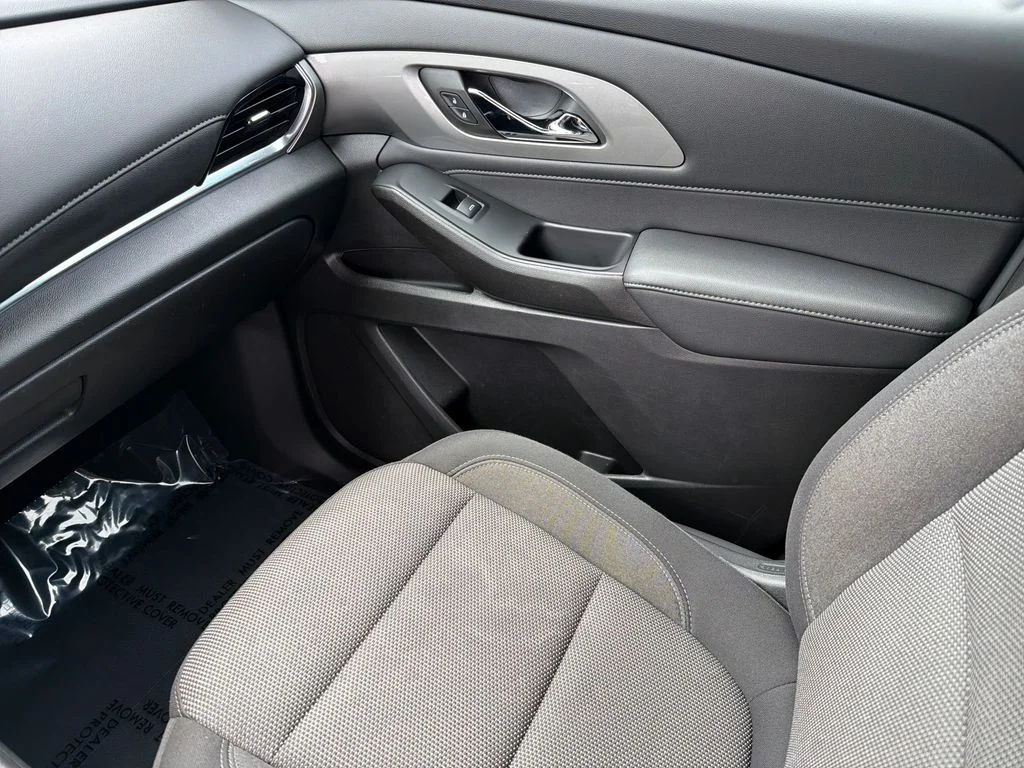 Used 2023 Gray Chevrolet LT image 29