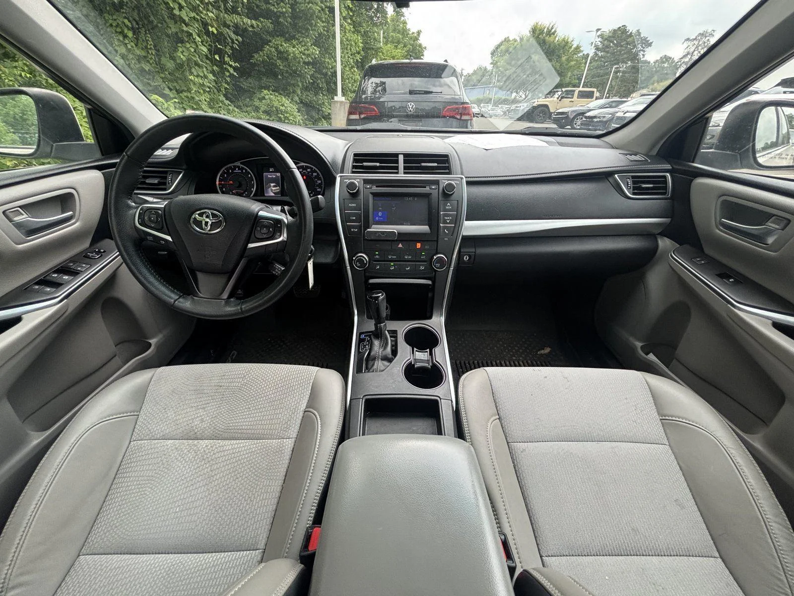 Used 2017 Blizzard Pearl Toyota SE image 29