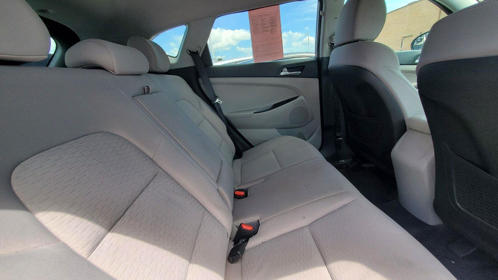 Used 2020 Stellar Silver Hyundai SE image 6