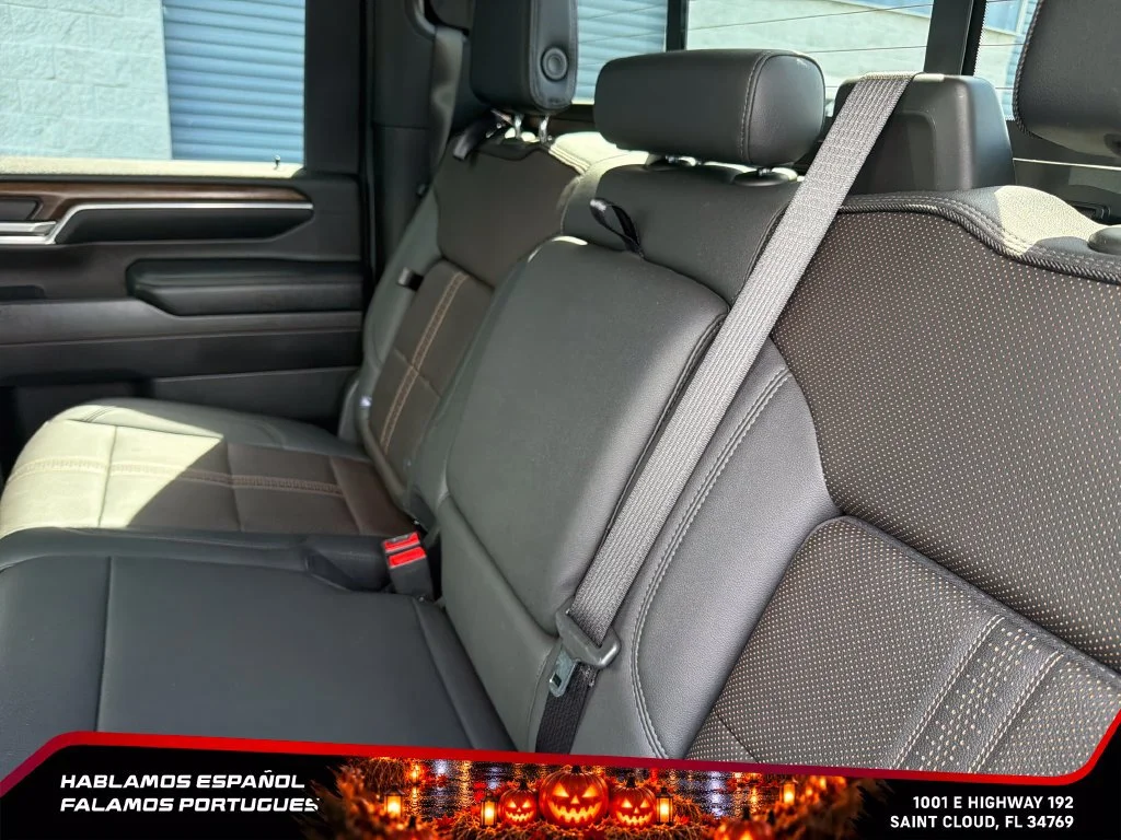 Used 2024 Black Chevrolet High Country image 25
