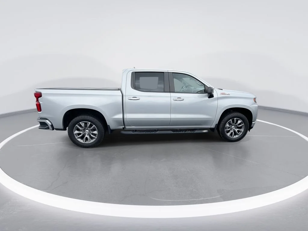 Used 2020 Silver Chevrolet RST image 9