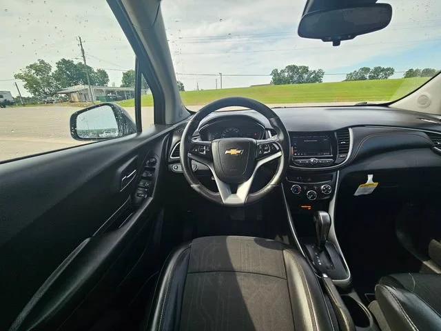Used 2022 Mosaic Black Metallic Chevrolet LT image 13