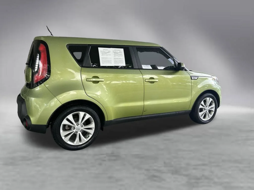Used 2014 Green Kia Plus image 3