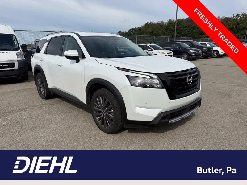 Used 2025 White Nissan SL image 1