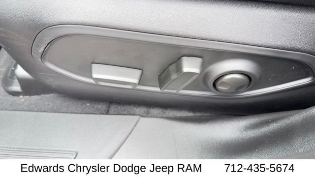 New 2026 Sting-Gray Clear-Coat Exterior Paint Jeep Limited image 19