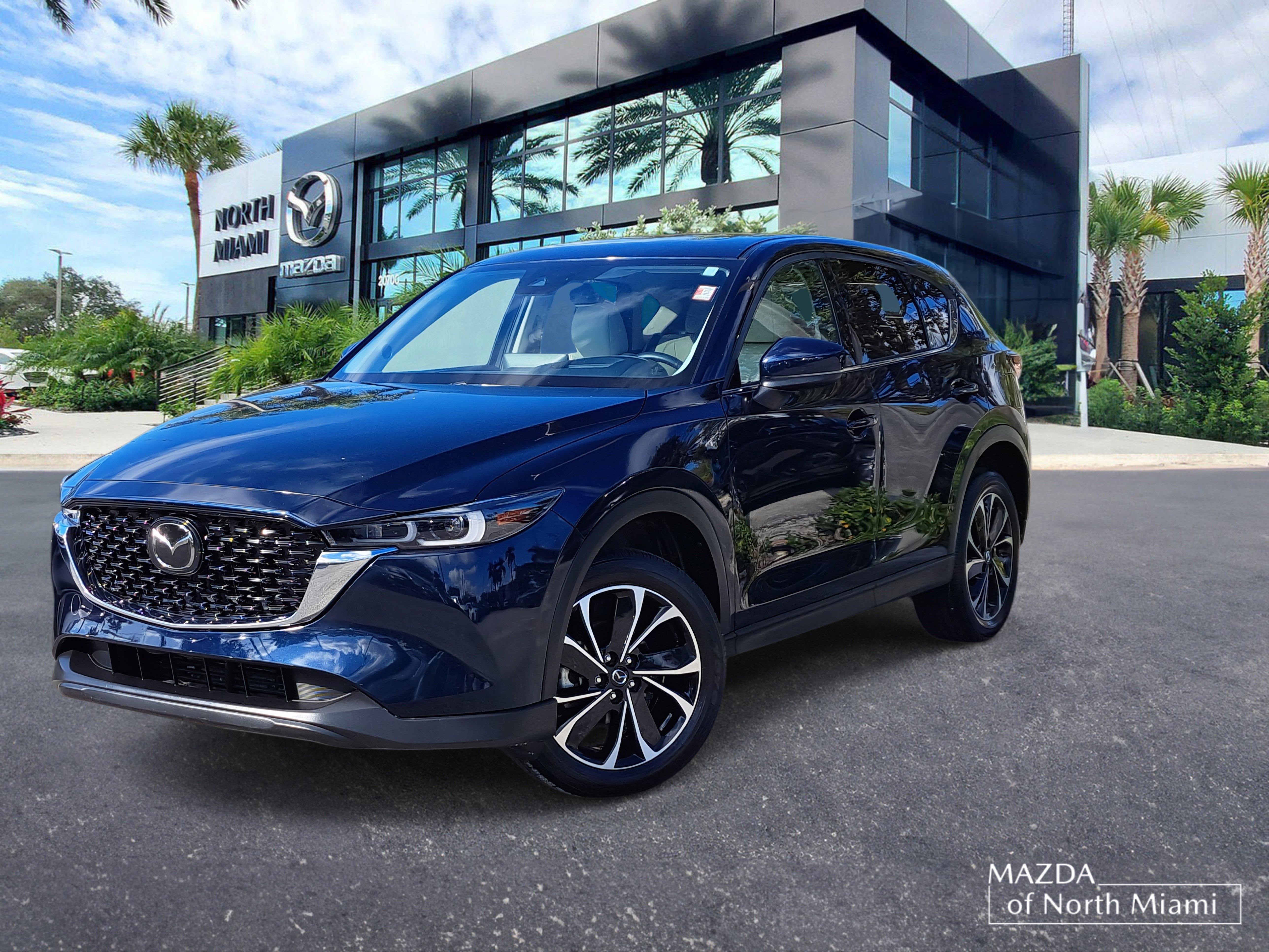 まみ 2023 Mazda CX-5 Premium Plus | Mazda of North Miami