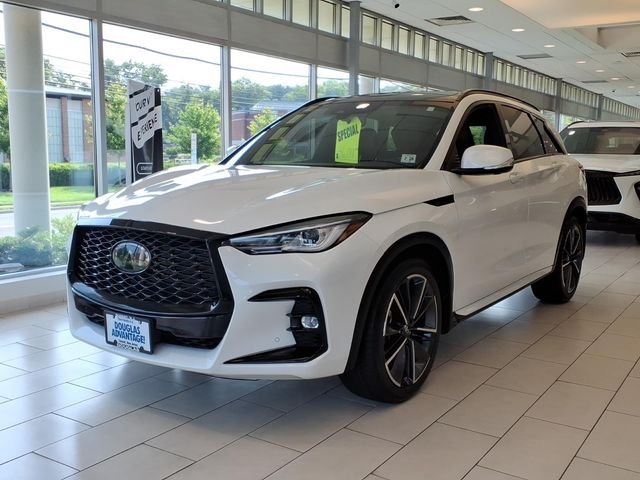 Used 2023 White INFINITI SPORT image 1
