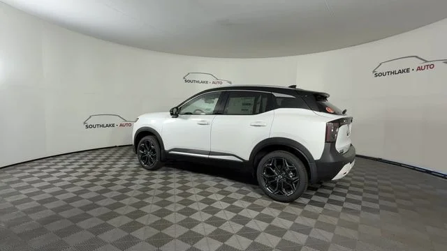 New 2026 Aspen White TriCoat / Super Black Two-tone Nissan SR image 6