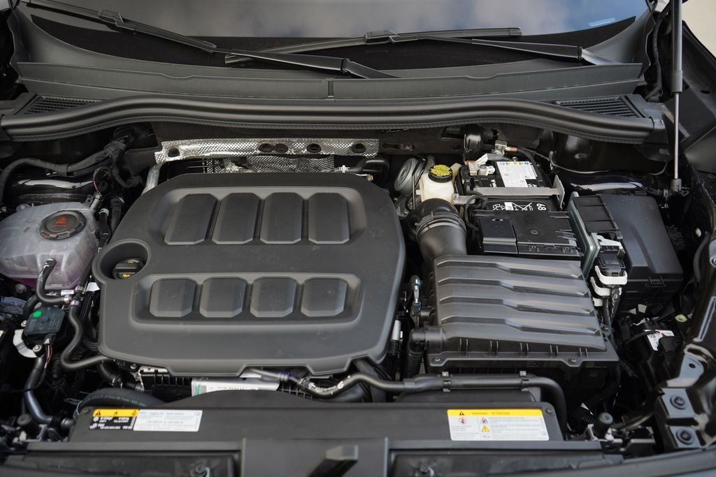 New 2026 Deep Black Pearl Volkswagen SEL R-Line Turbo image 15