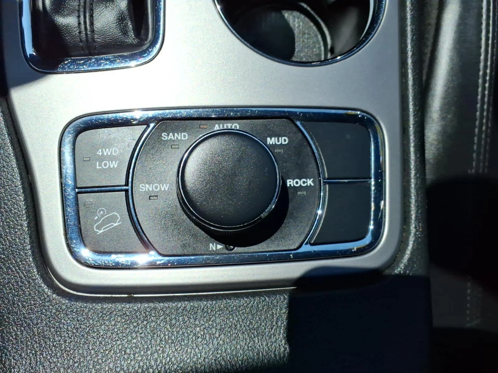 Certified Used 2022 Diamond Black Crystal P/C Jeep Laredo X image 26