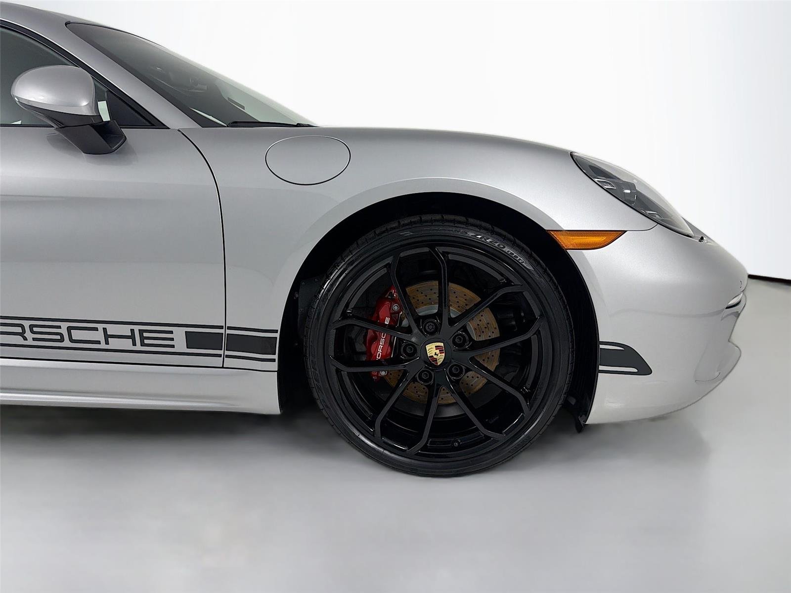 Used 2024 GT Silver Metallic Porsche Style Edition image 26
