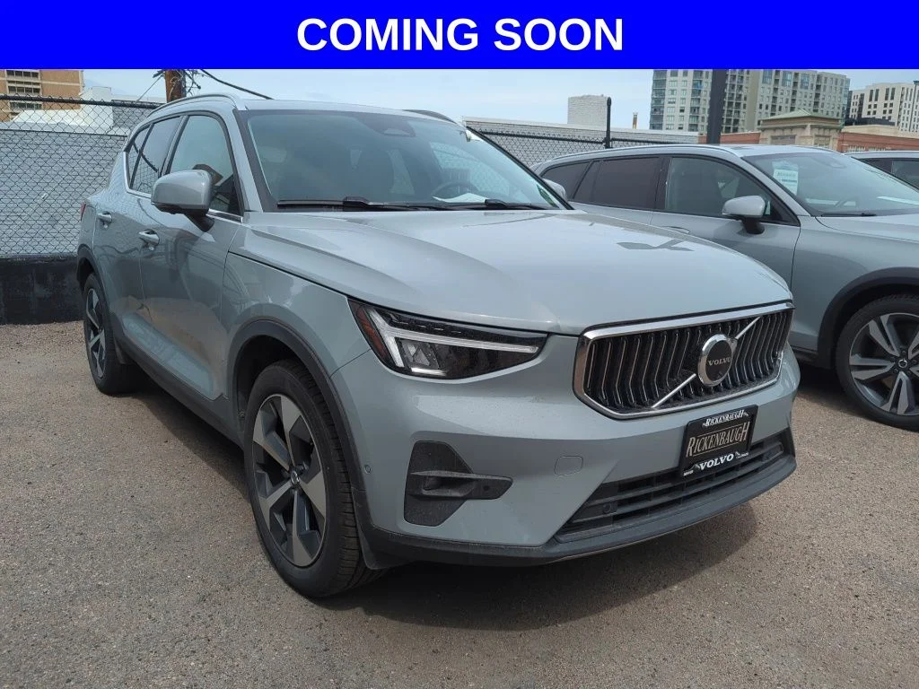 2025 Volvo XC40 B5 Plus Bright AWD's photo