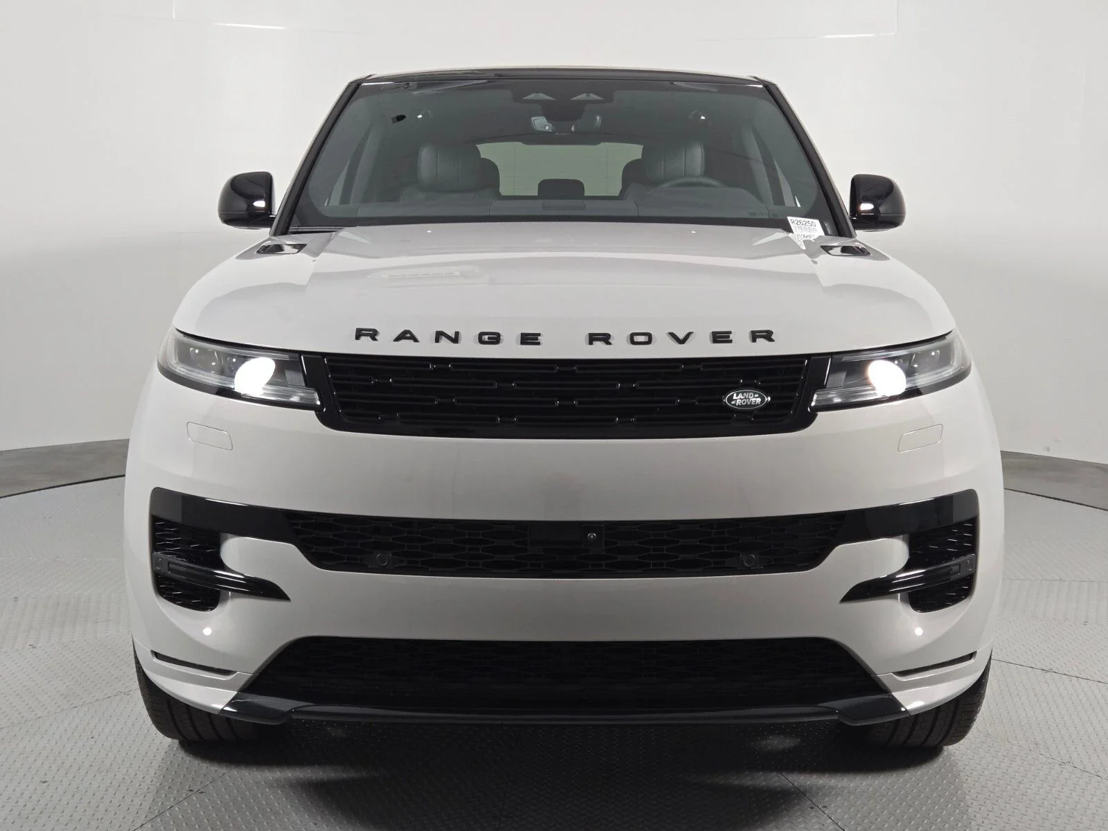 New 2026 Borasco Grey Land Rover Dynamic SE image 8