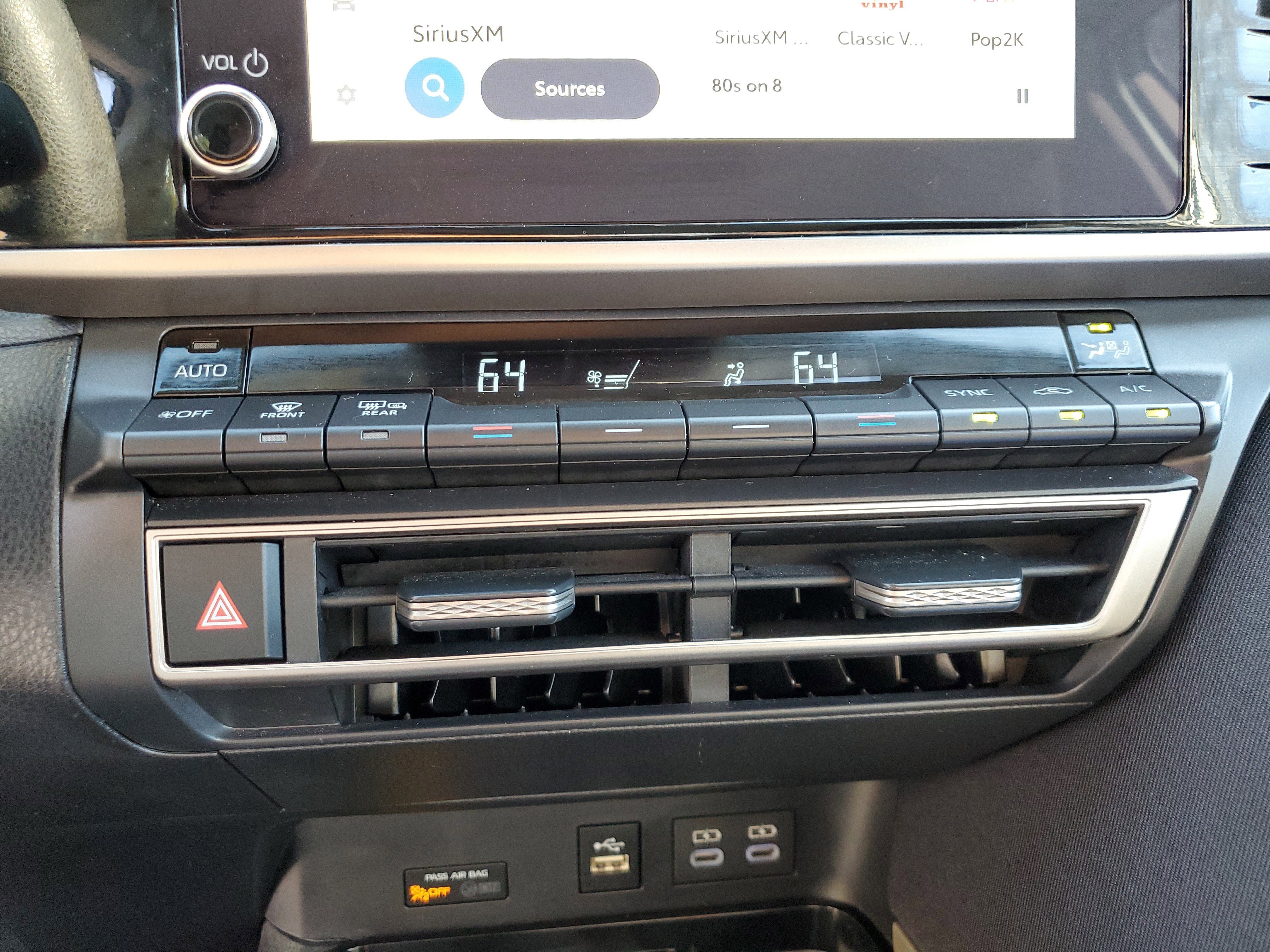 Used 2025 Ice Toyota LE image 20