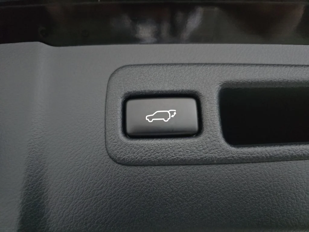 Used 2015 Obsidian Lexus 200t image 16