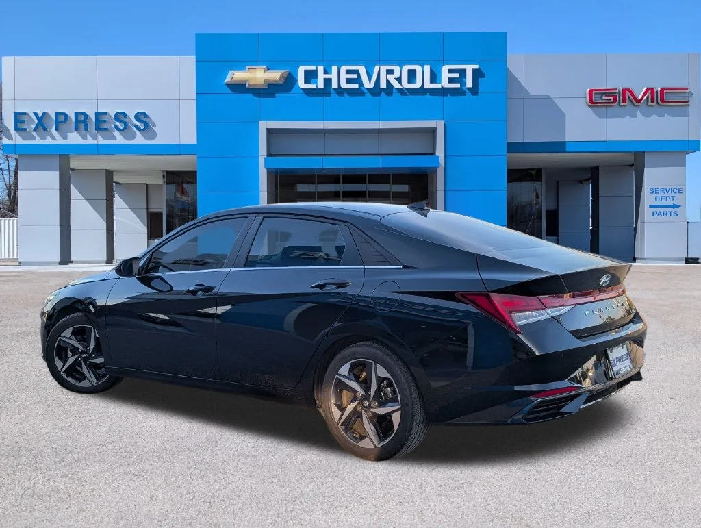 Used 2023 Black Hyundai Limited image 5