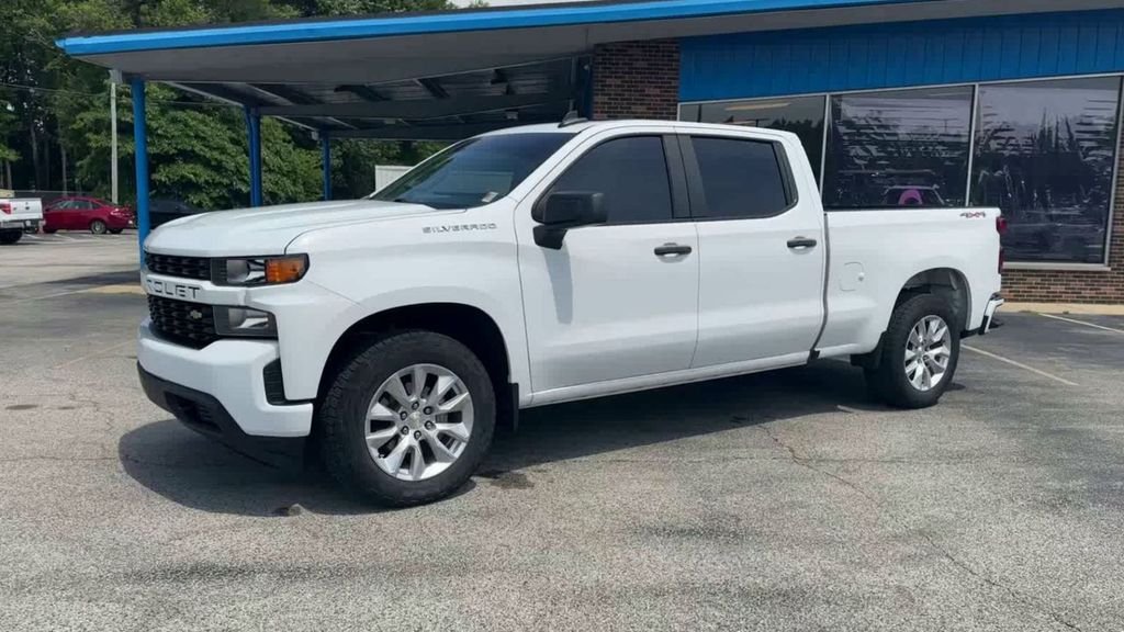 Used 2020 White Chevrolet Custom image 5