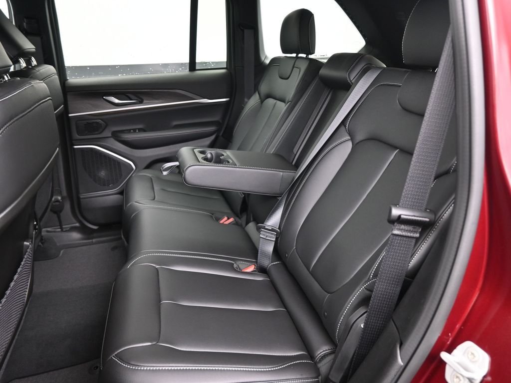 New 2026 Velvet Red Pearl-Coat Exterior Paint Jeep Limited image 33