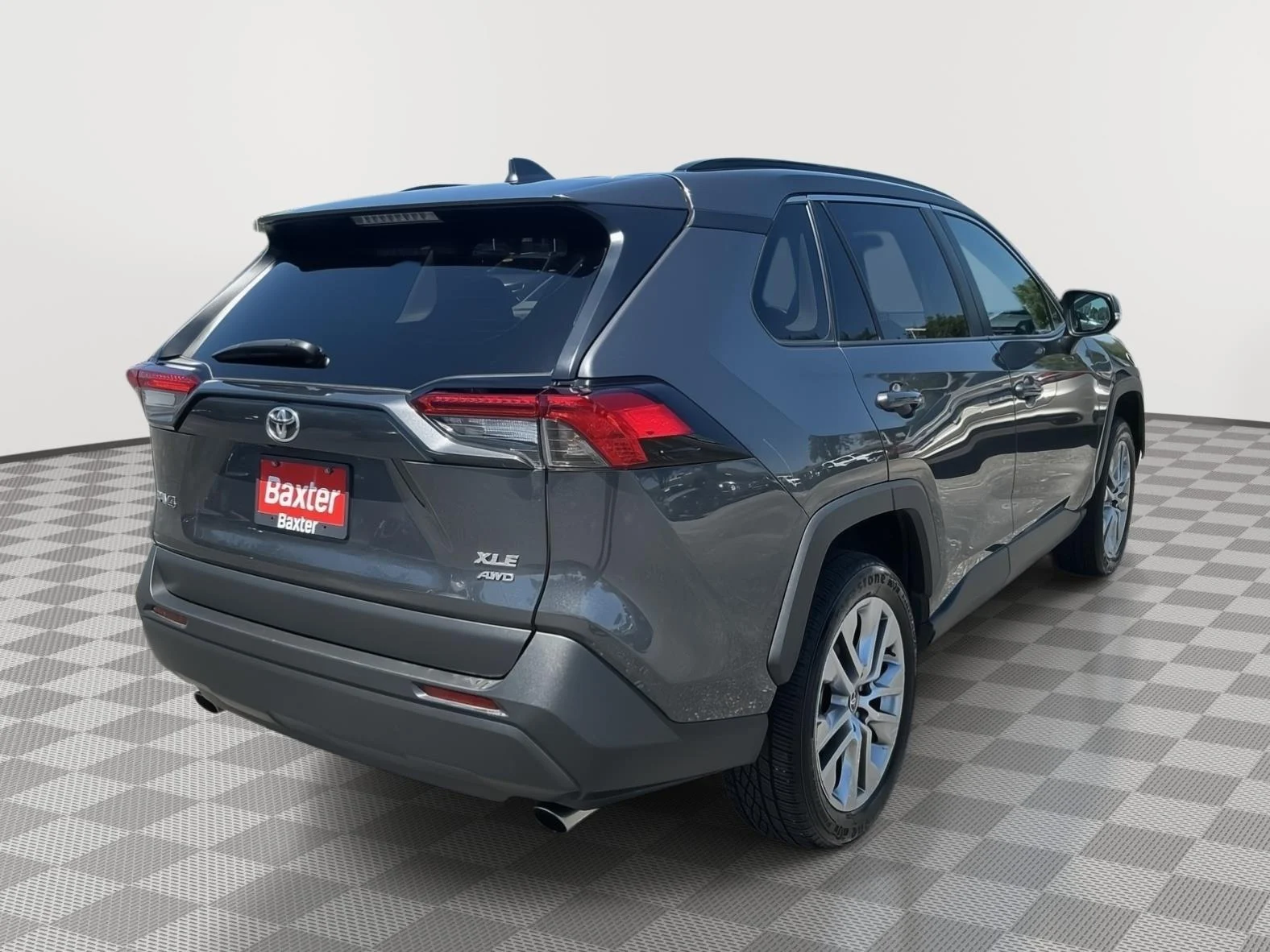 Used 2022 Magnetic Gray Metallic Toyota XLE Premium image 27