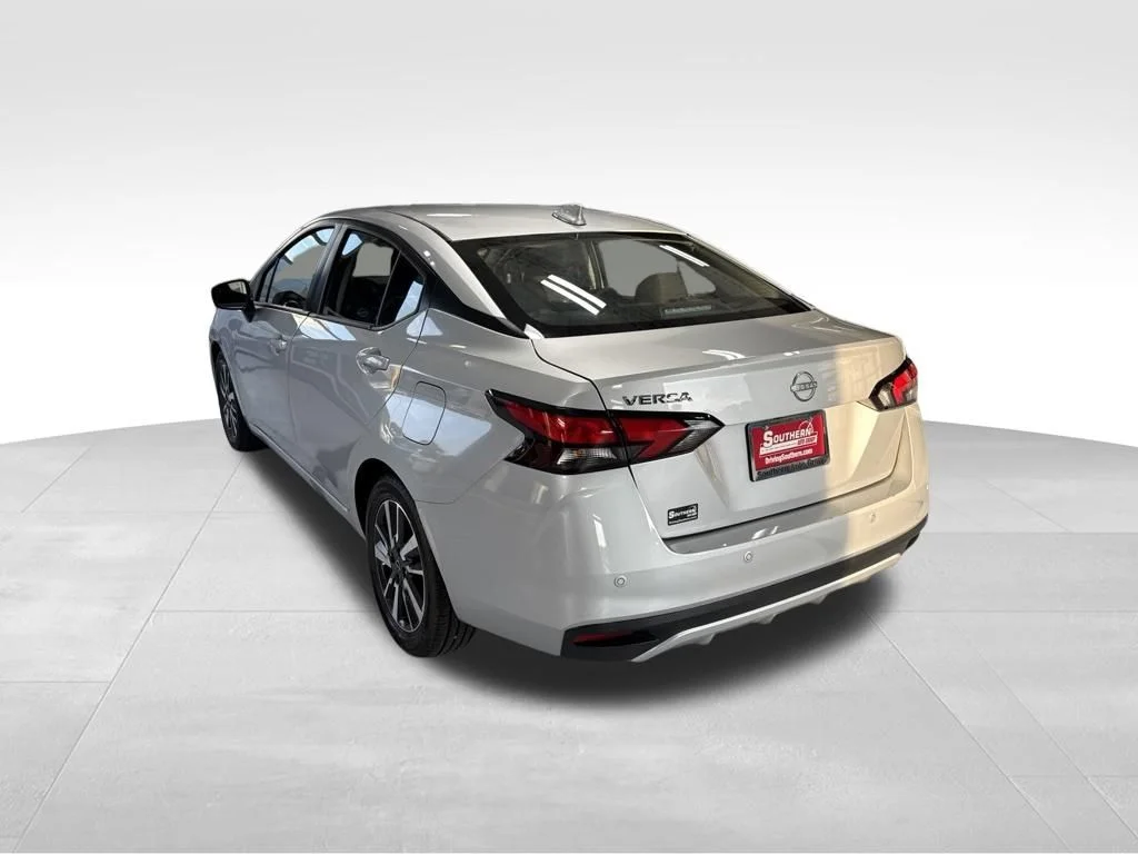 Used 2025 Silver Nissan 1.6 SV image 5