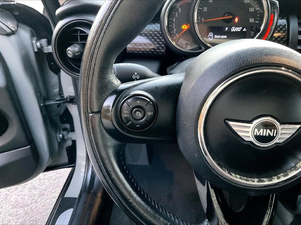 Used 2018 Gray MINI Base image 23