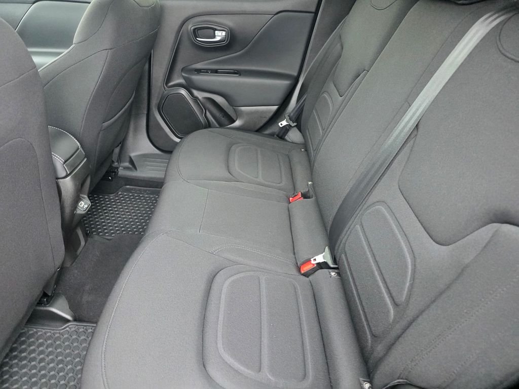 Certified Used 2022 Gray Jeep Latitude image 15