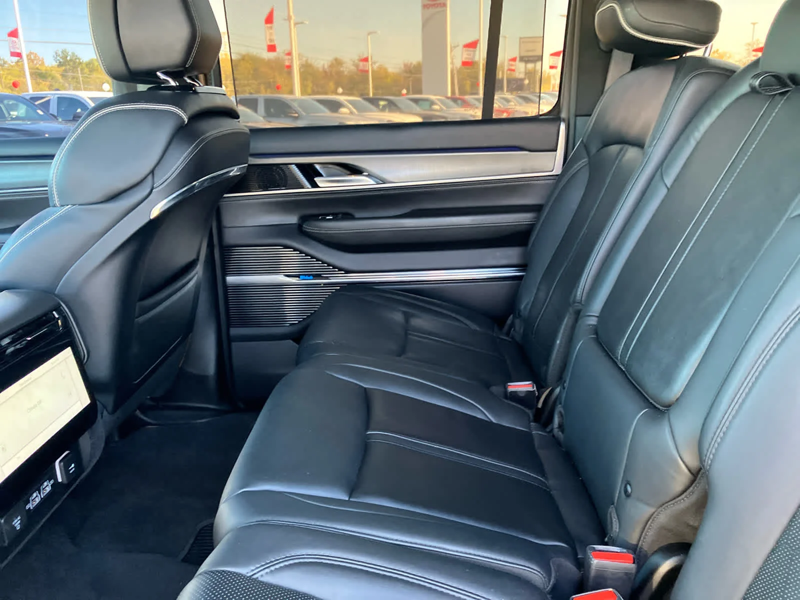 Used 2022 BRIGHT WHITE CL Jeep Series II Obsidian image 37