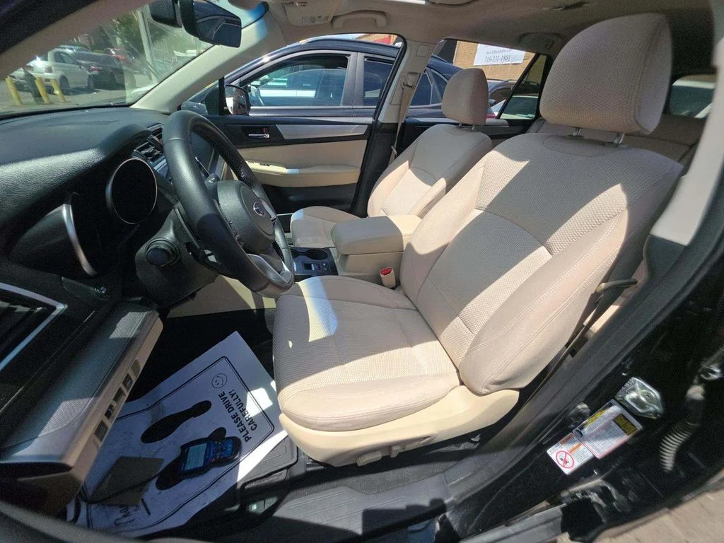 Used 2018 Black Subaru 2.5i Premium image 5