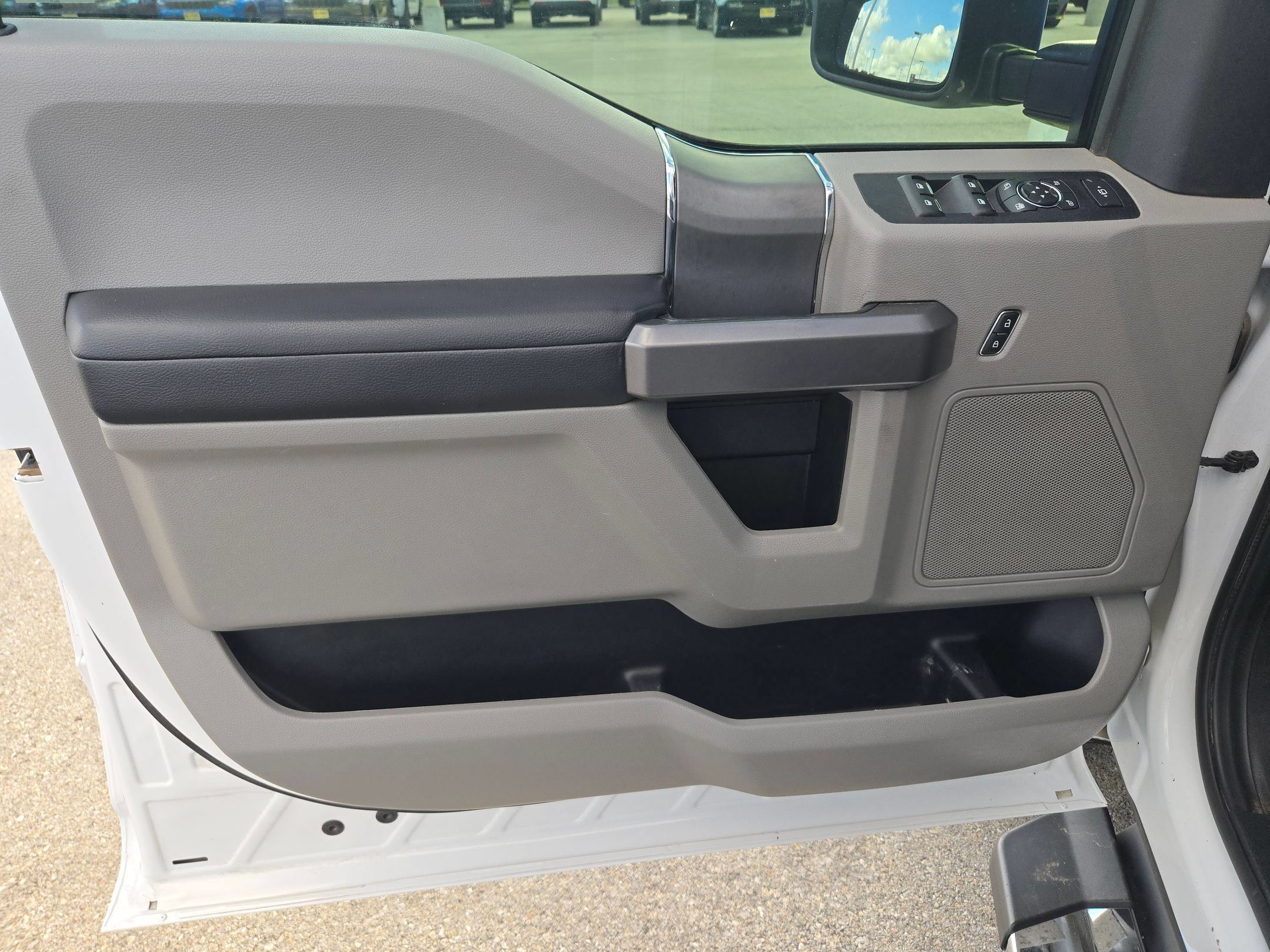 Used 2020 White Ford XLT image 11