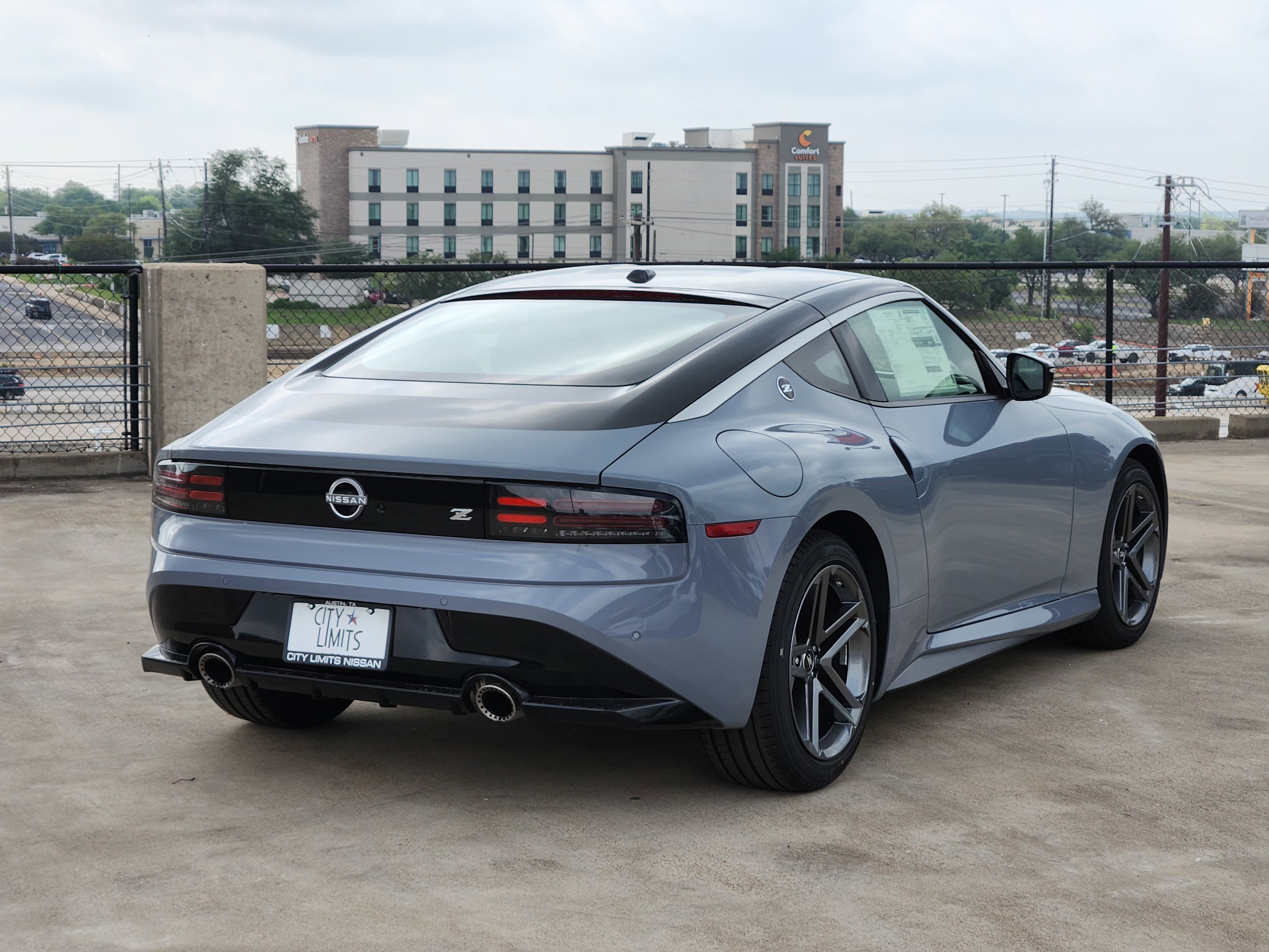 New 2026 Boulder Gray Pearl / Super Black Two-tone Nissan Sport image 7