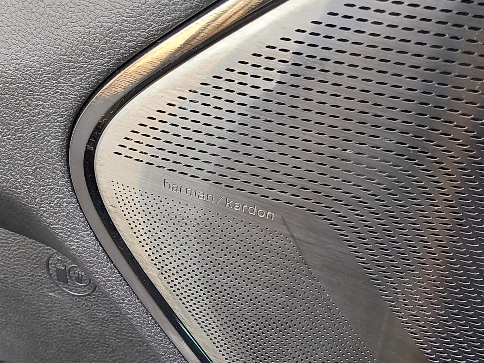 Certified Used 2025 Diamond Black Crystal Pearl Coat Ram Limited image 13