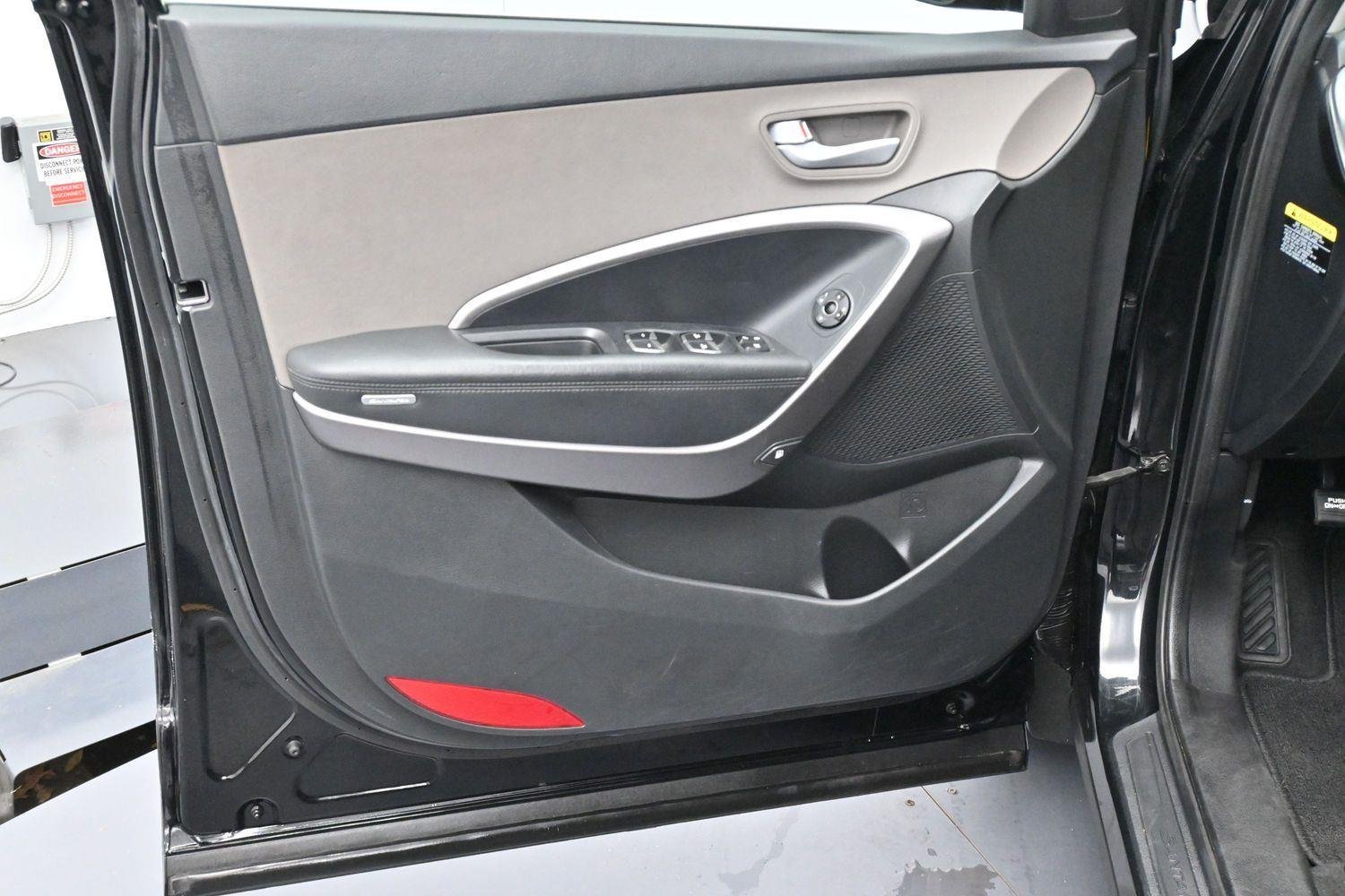 Used 2016 Twilight Black Hyundai FWD 4dr 2.4 image 10