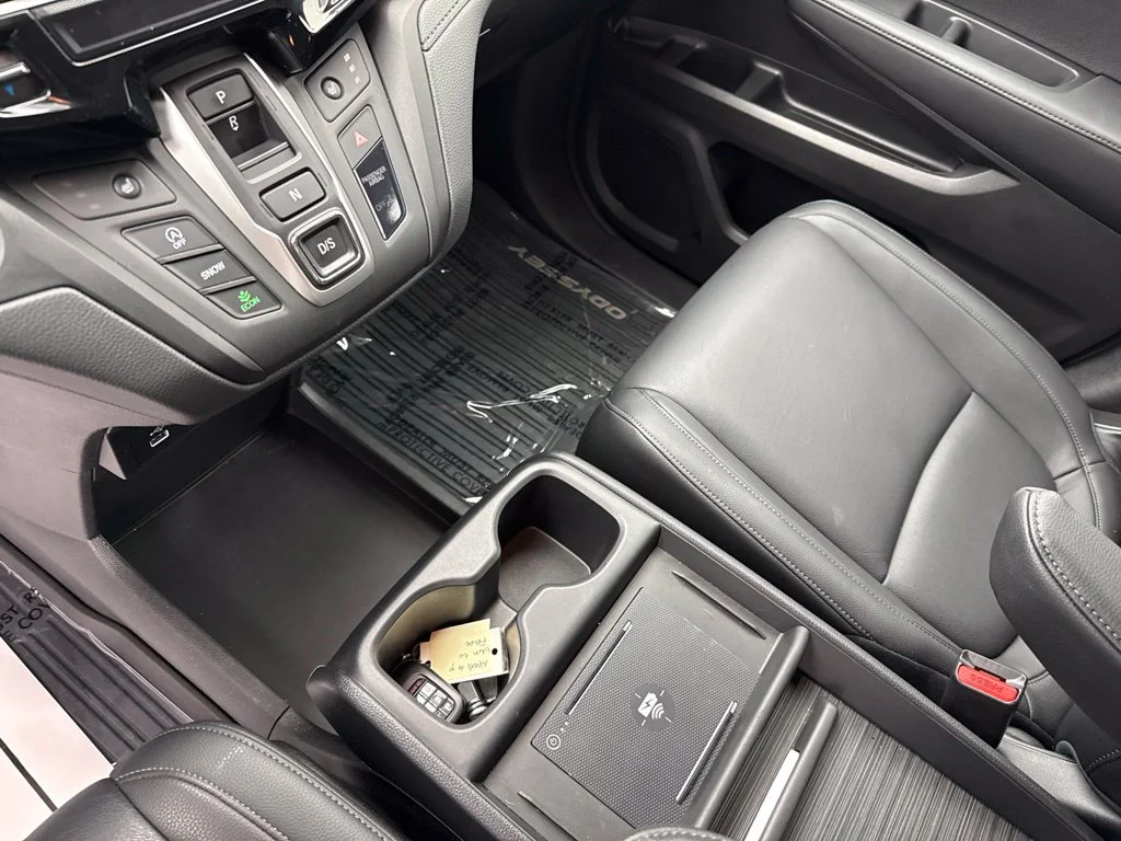 2025 Honda Odyssey EX-L Minivan Slide 20