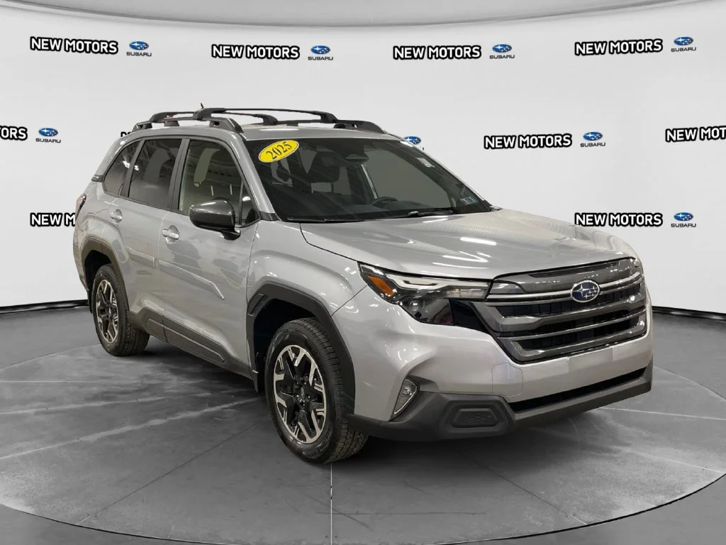 Used 2025 Ice Silver Metallic Subaru Premium image 7