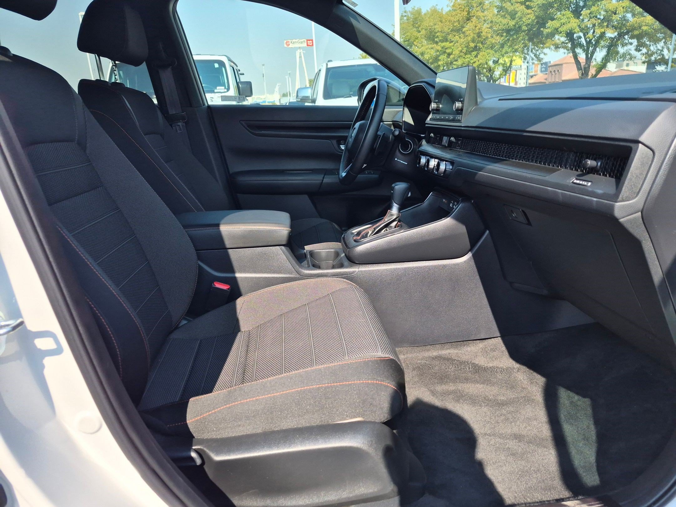 Used 2025 Platinum White Pearl Honda Sport image 29