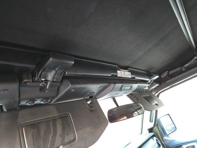 Used 2021 Green Jeep Unlimited Sahara image 11