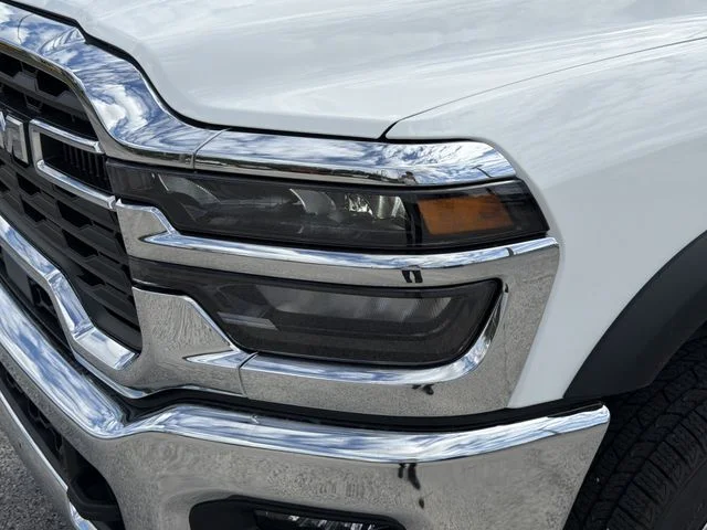 New 2026 Bright White Clear-Coat Exterior Paint RAM Tradesman image 8