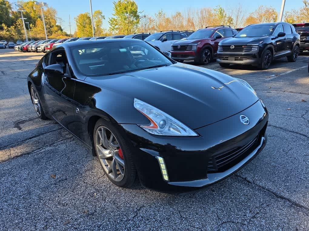 Used 2016 Magnetic Black Nissan Sport Tech image 3