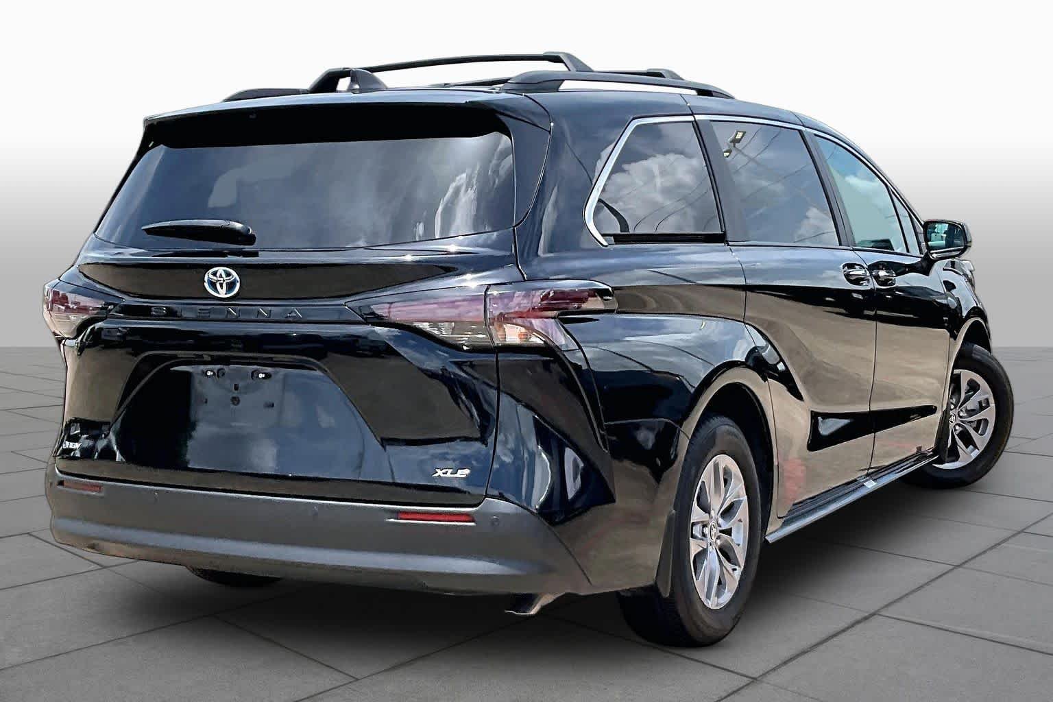 Used 2025 Midnight Black Metallic Toyota XLE image 13