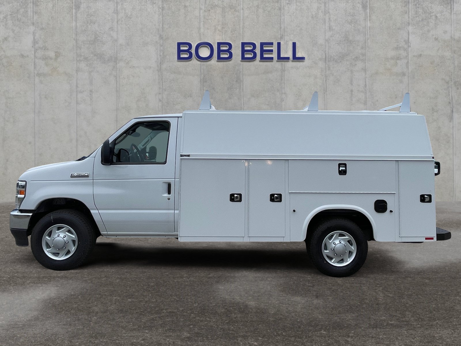 New 2027 Oxford White Ford E-350 SRW image 2