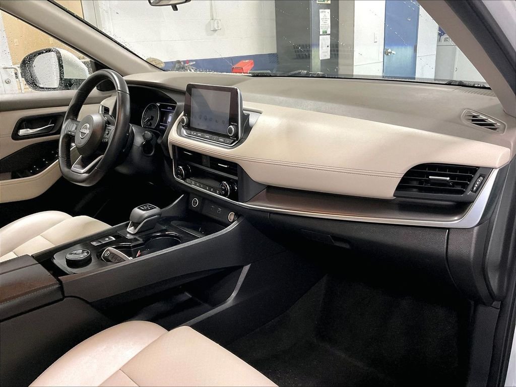 Used 2023 White Nissan SV image 14