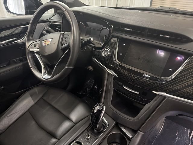 Used 2025 Stellar Black Metallic Cadillac Premium Luxury image 22