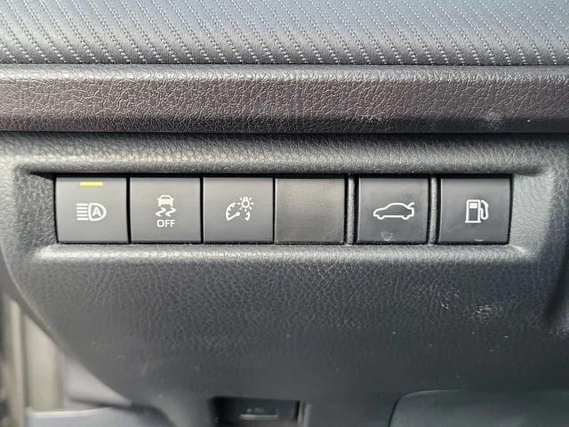 2025 Toyota Camry LE - Photo 23