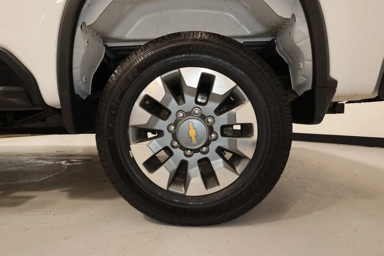 Used 2024 Summit White Chevrolet Custom image 32