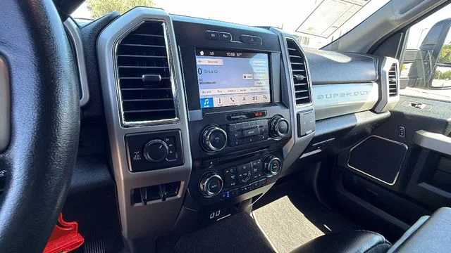 Used 2018  Ford  image 26