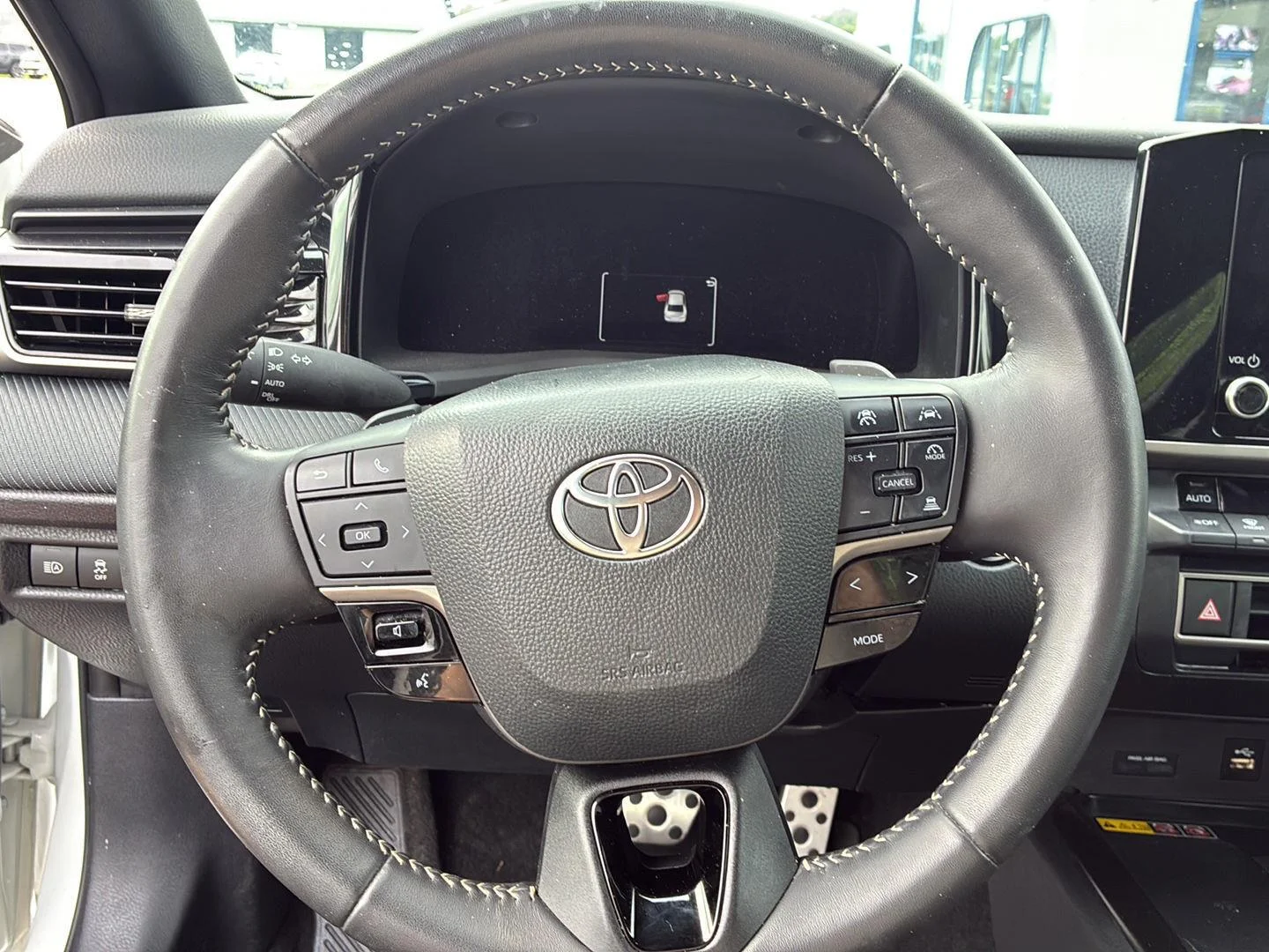 Used 2025 Ice Toyota XSE image 13